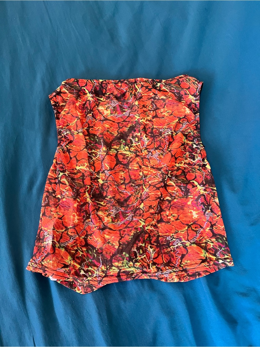 PrettyLittleThing Abstract Mesh Cropped Tank - Picture 4 of 5